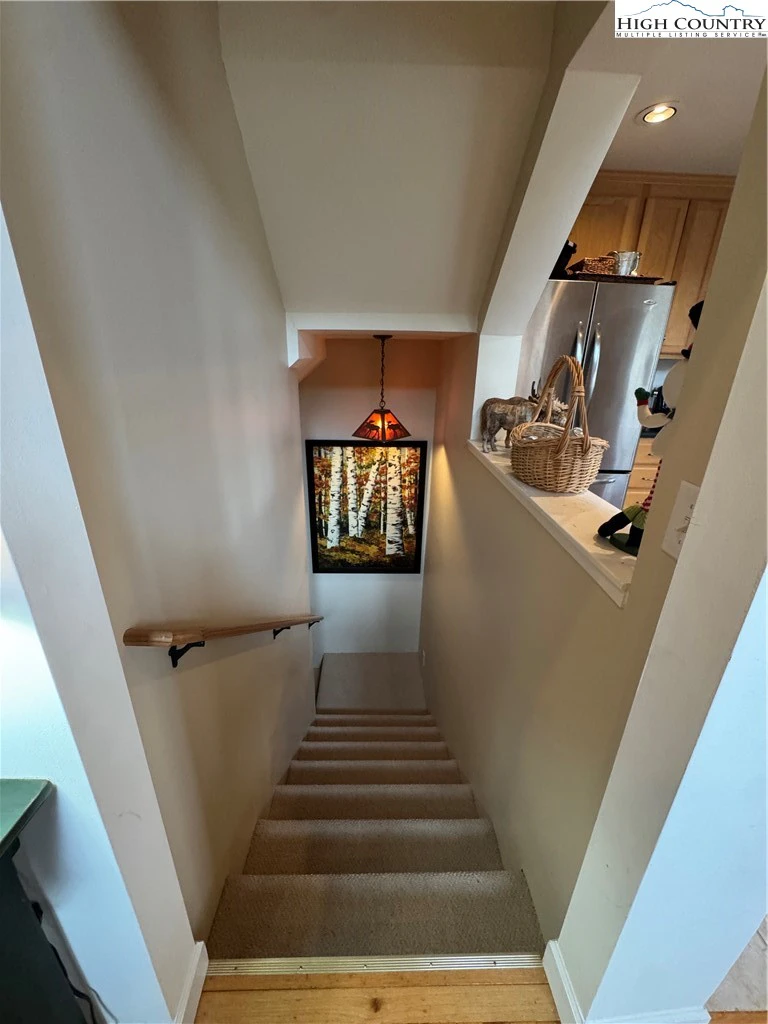 Image number 10 for the current listing