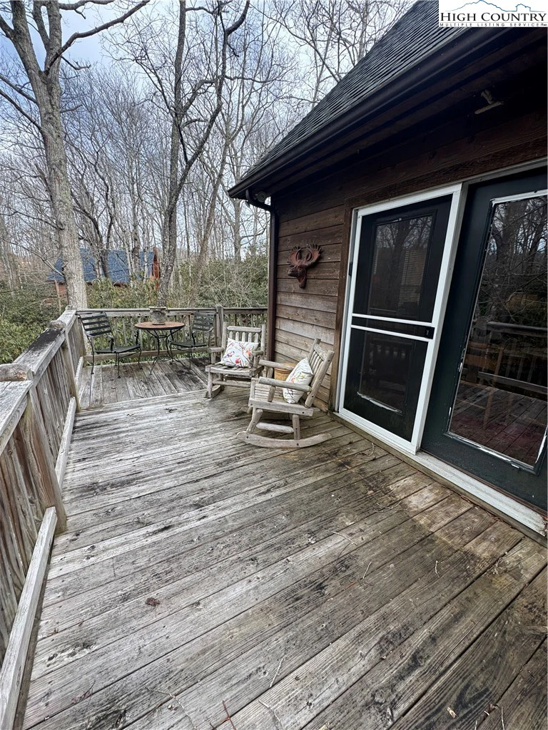 Image number 16 for the current listing