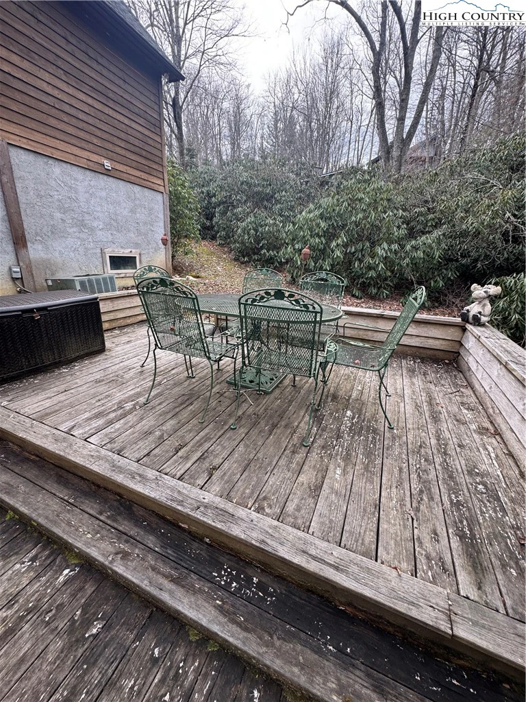 Image number 20 for the current listing