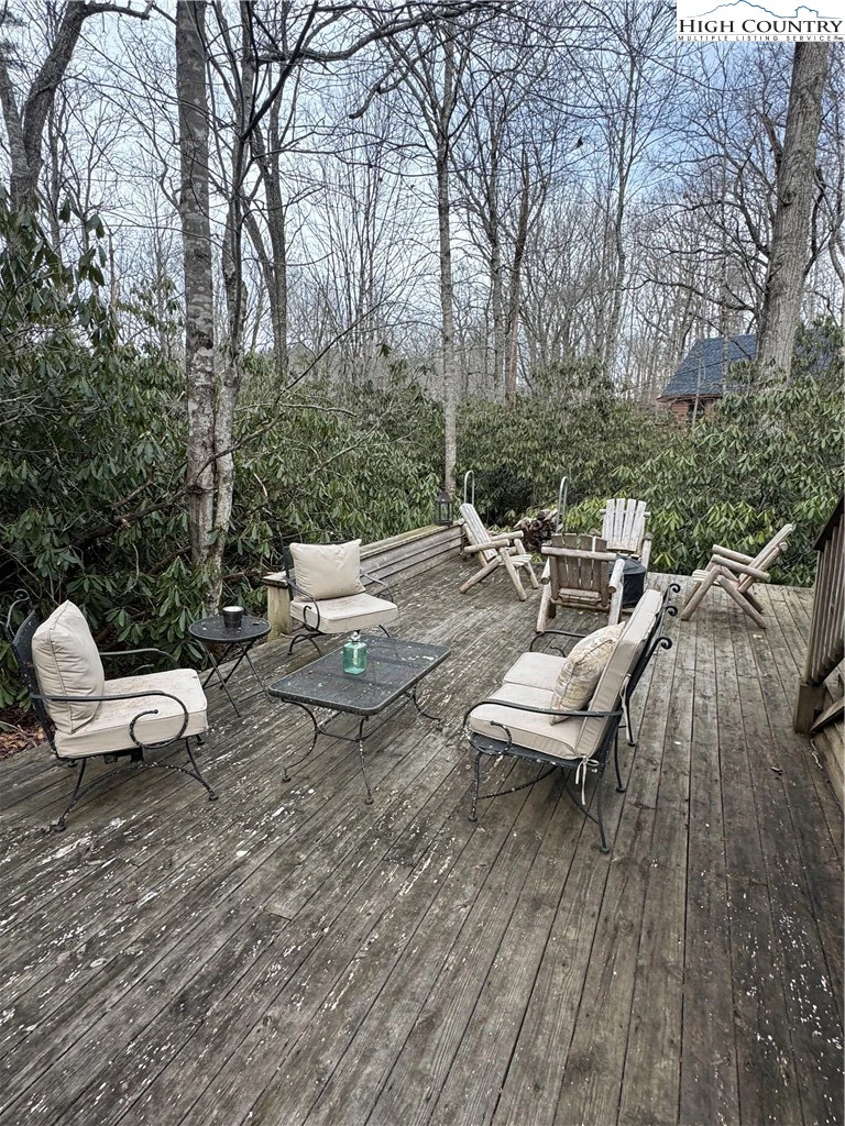 Image number 21 for the current listing