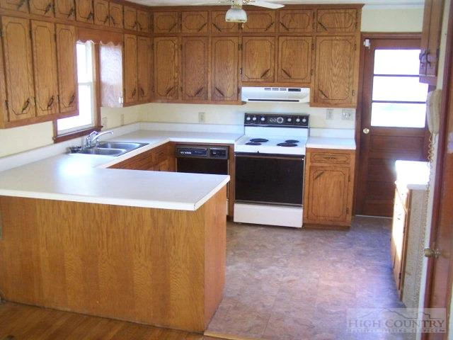 Image number 4 for the current listing