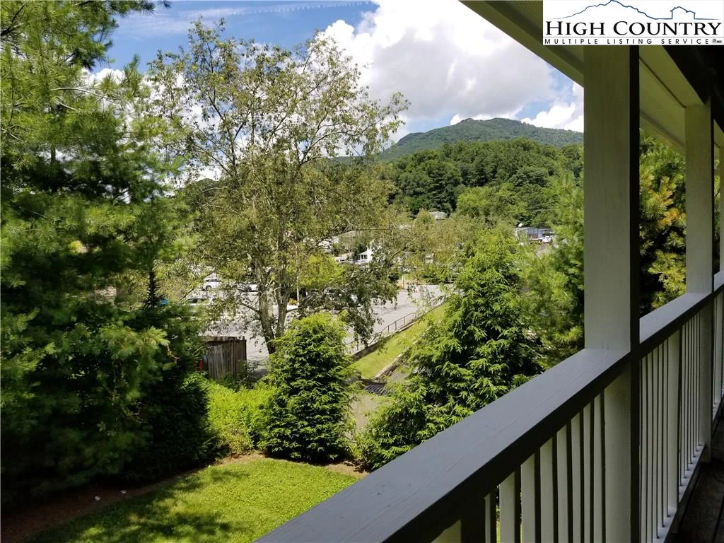 Image number 7 for the current listing