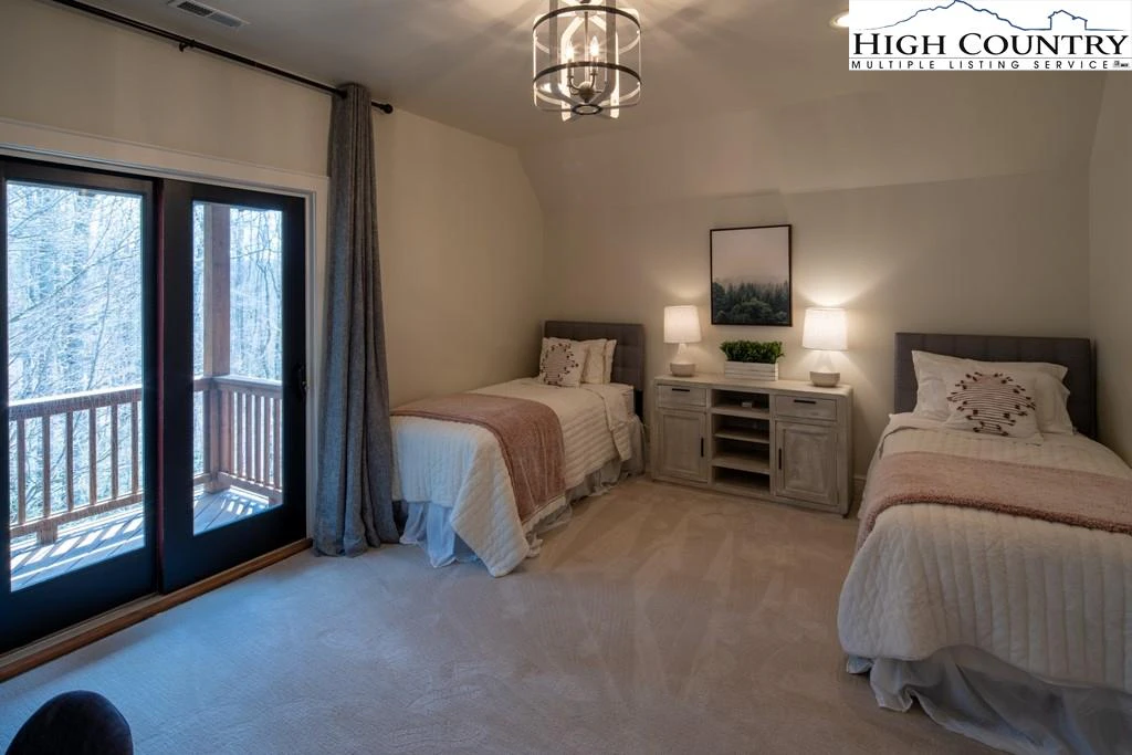 Image number 6 for the current listing
