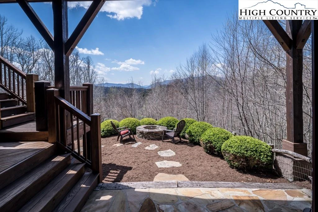 Image number 15 for the current listing
