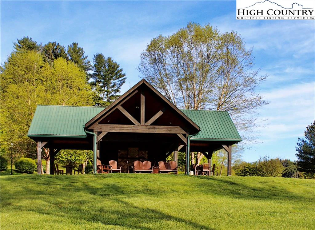 Image number 19 for the current listing