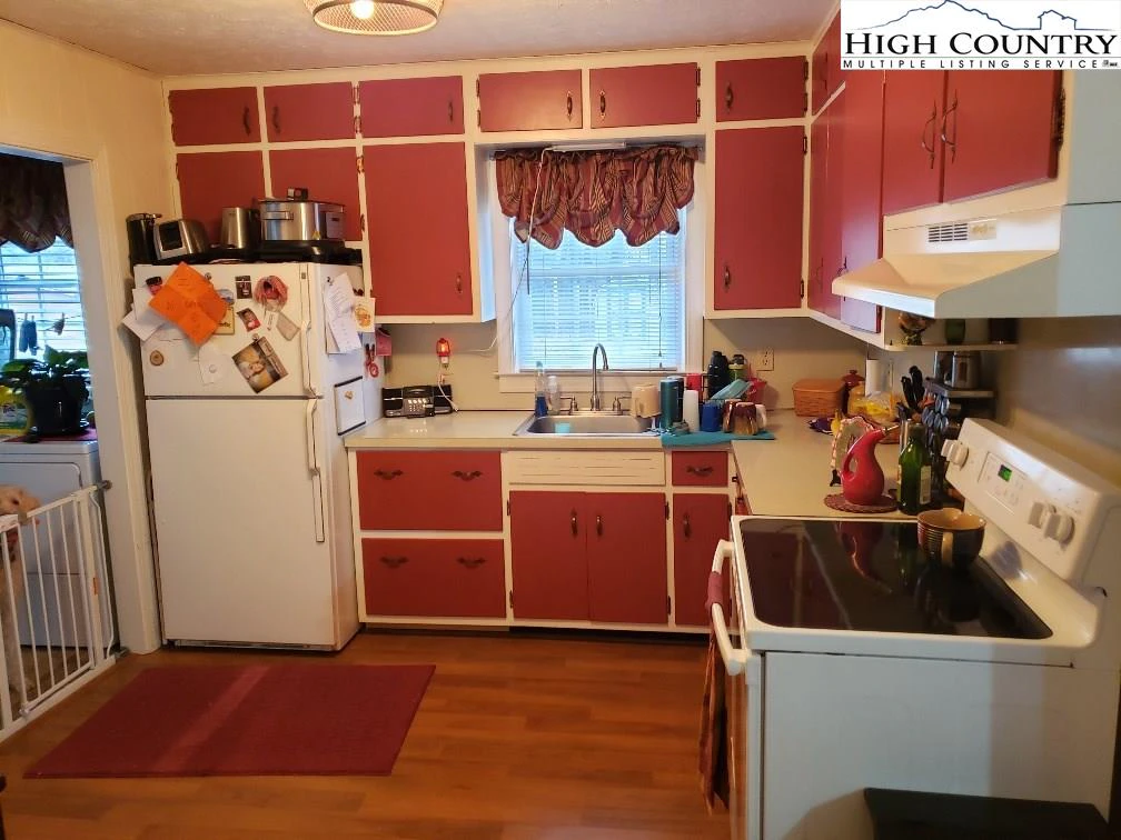 Image number 7 for the current listing