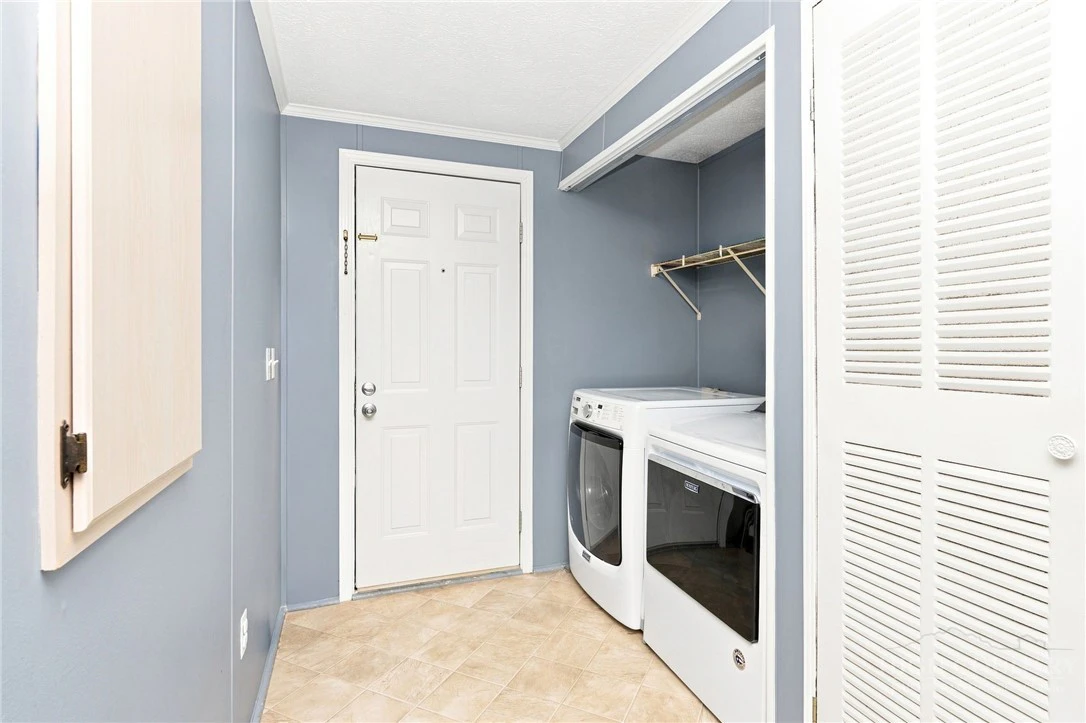 Image number 12 for the current listing