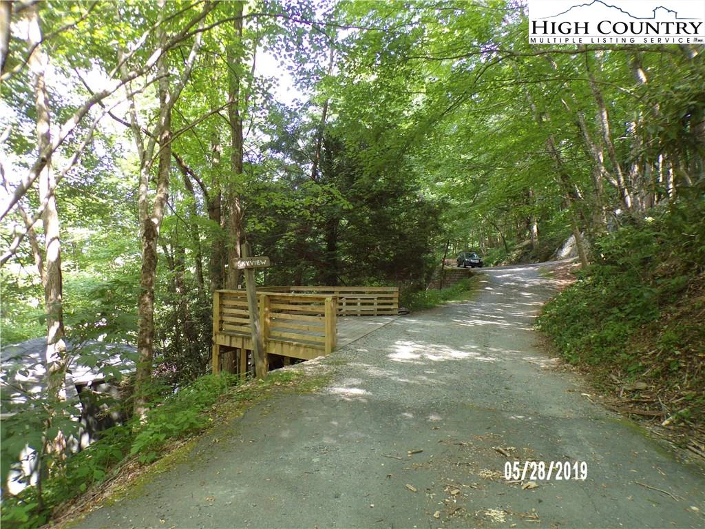 Image number 2 for the current listing