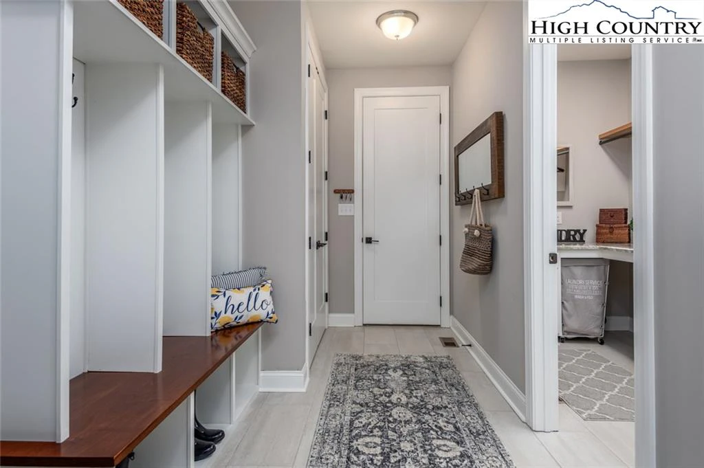 Image number 3 for the current listing