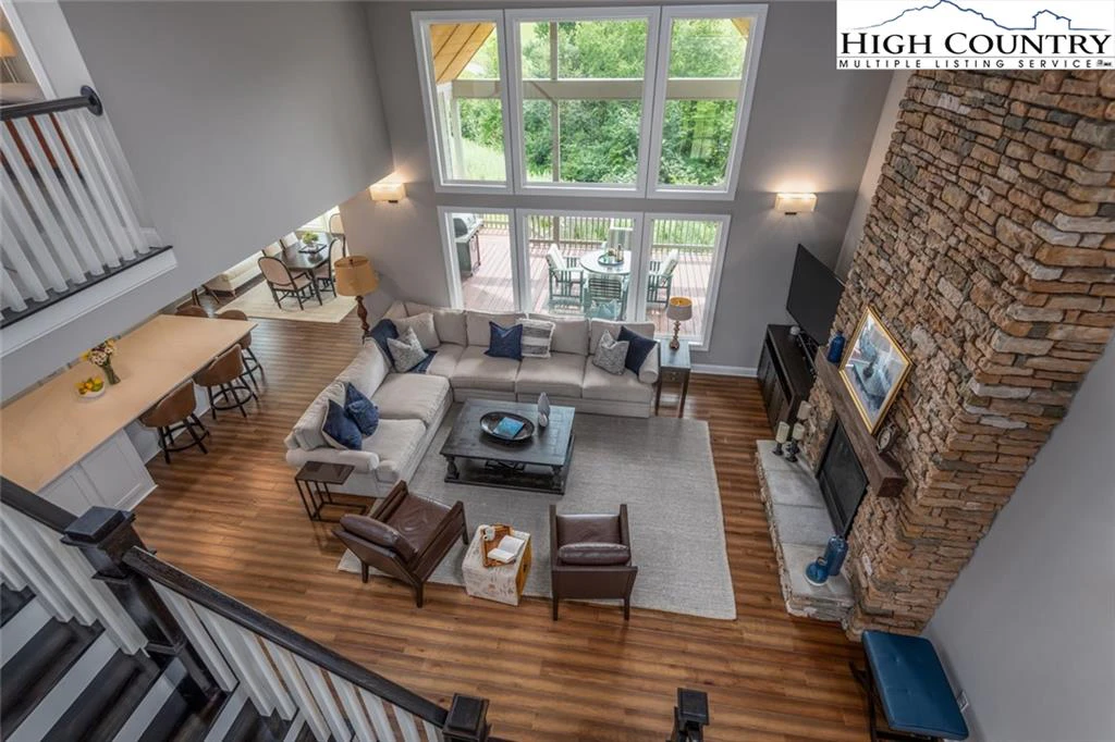 Image number 5 for the current listing