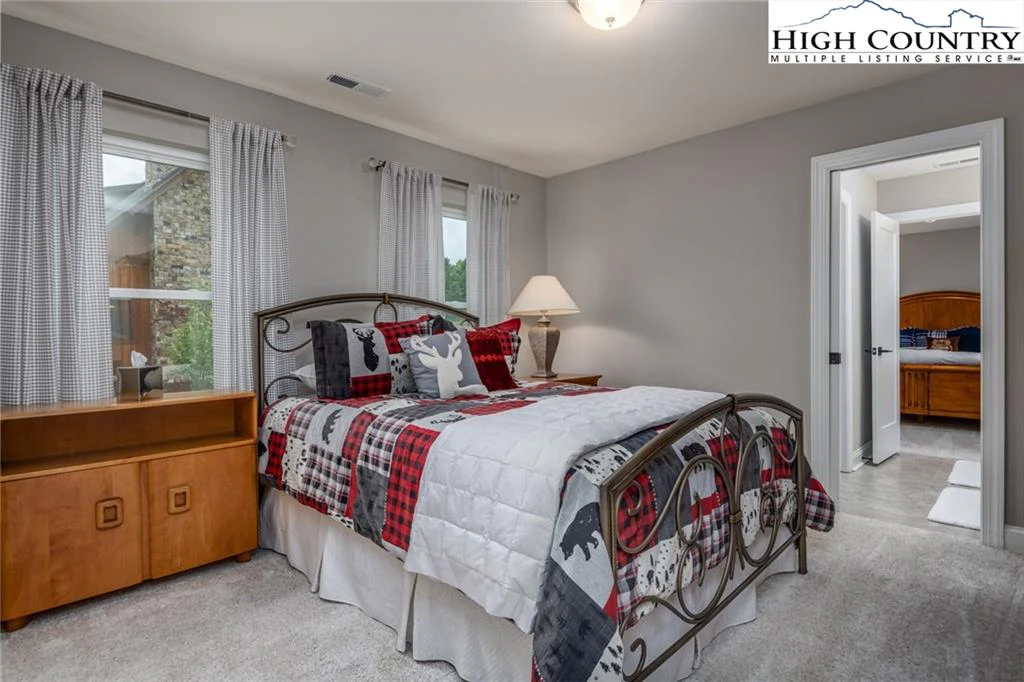 Image number 7 for the current listing