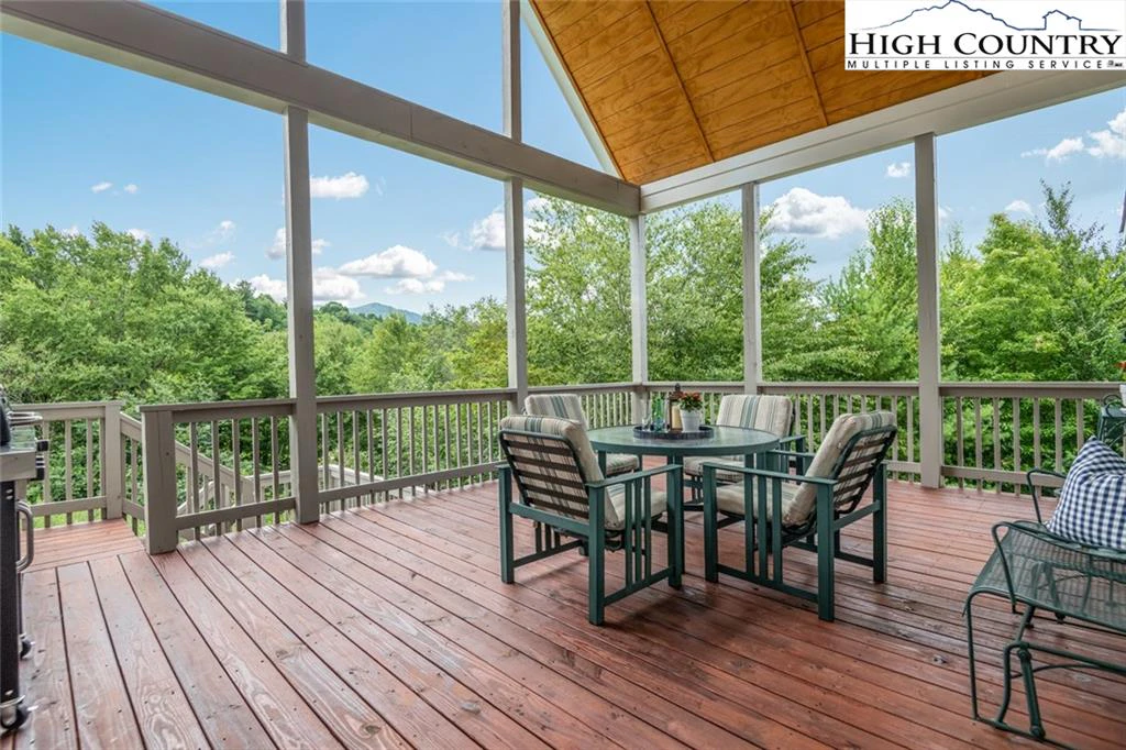 Image number 11 for the current listing