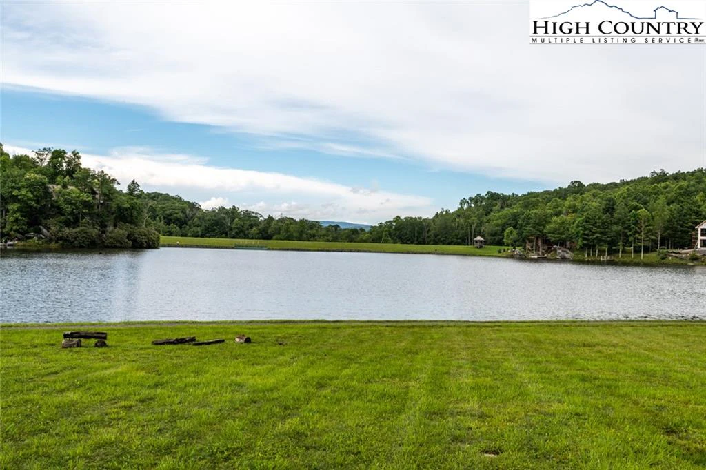 Image number 13 for the current listing