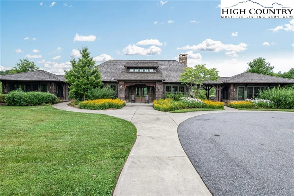 Image number 16 for the current listing