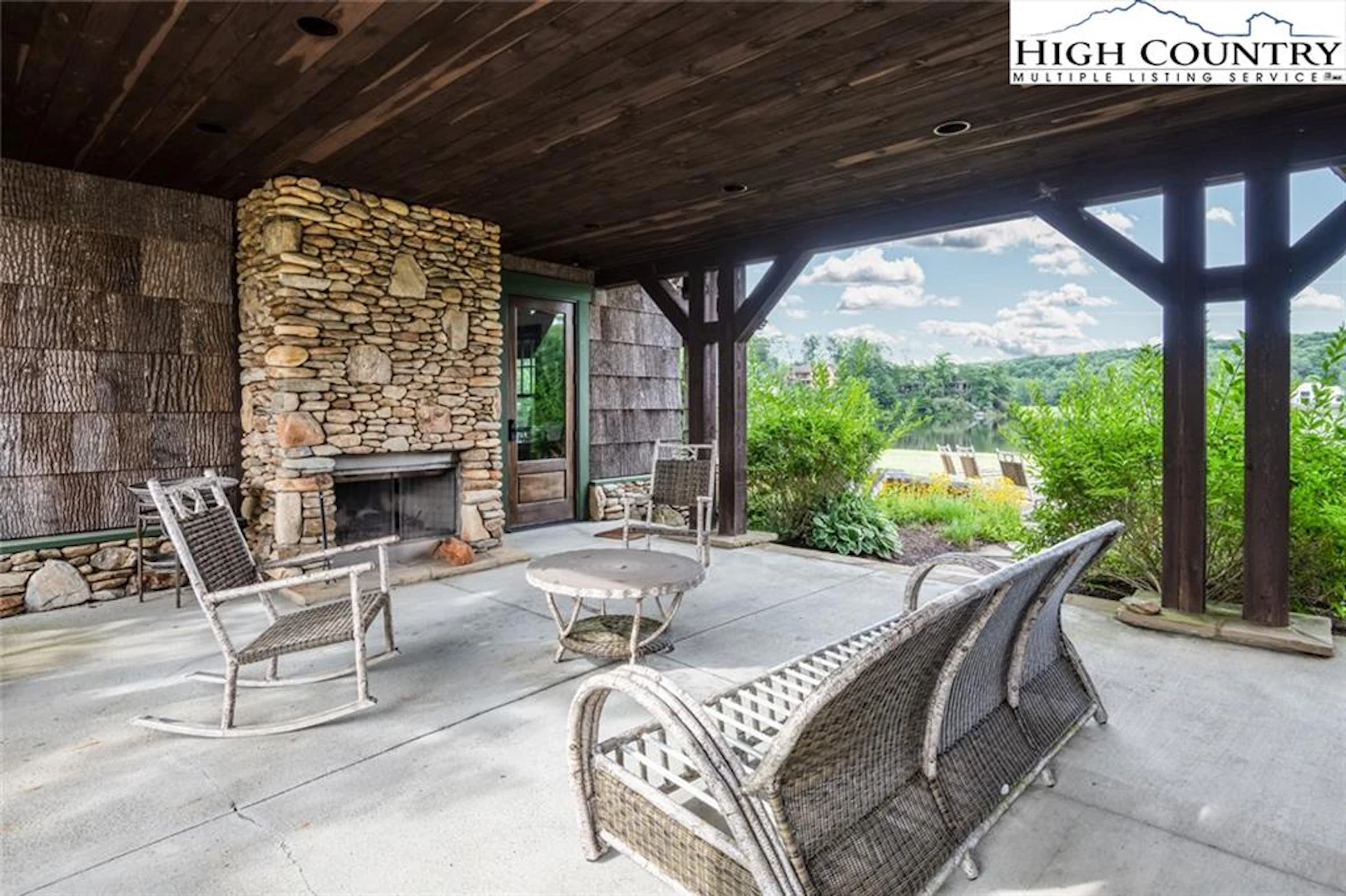 Image number 18 for the current listing