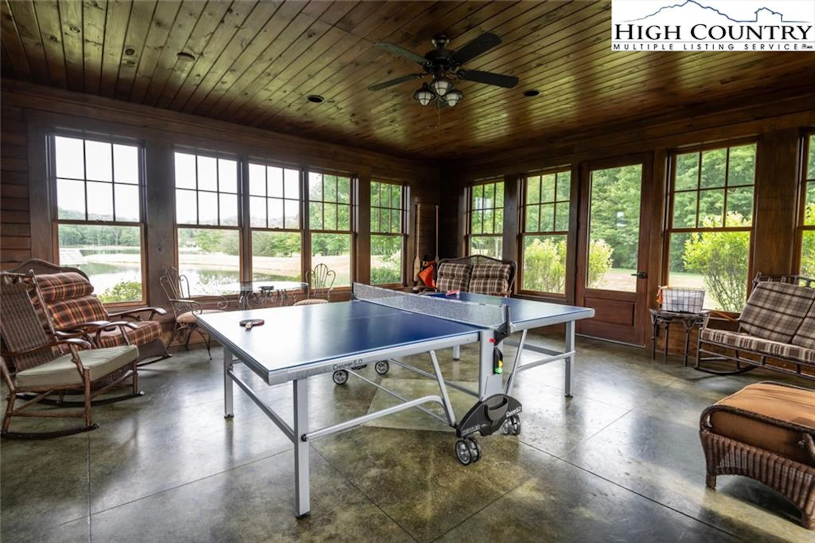 Image number 19 for the current listing