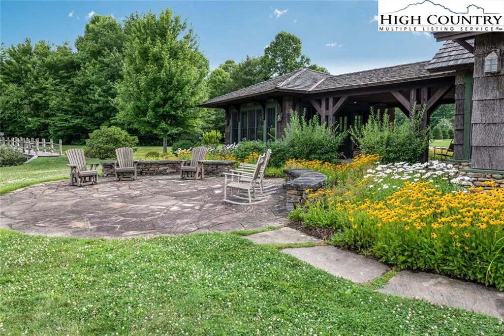 Image number 21 for the current listing