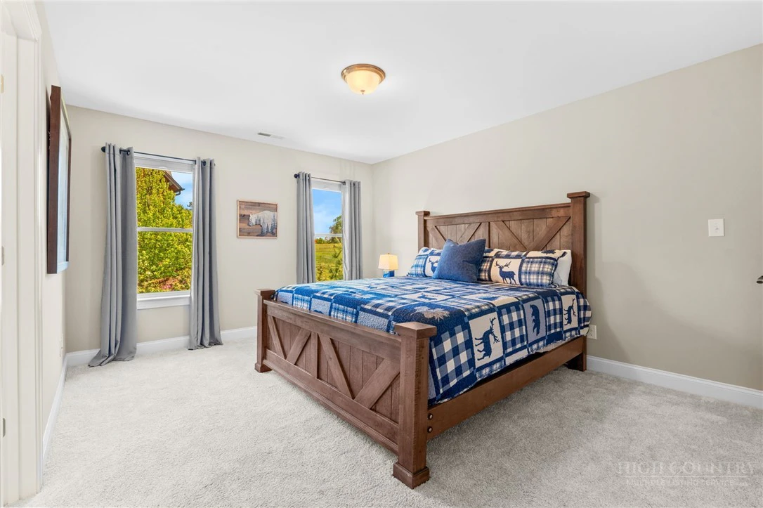 Image number 3 for the current listing
