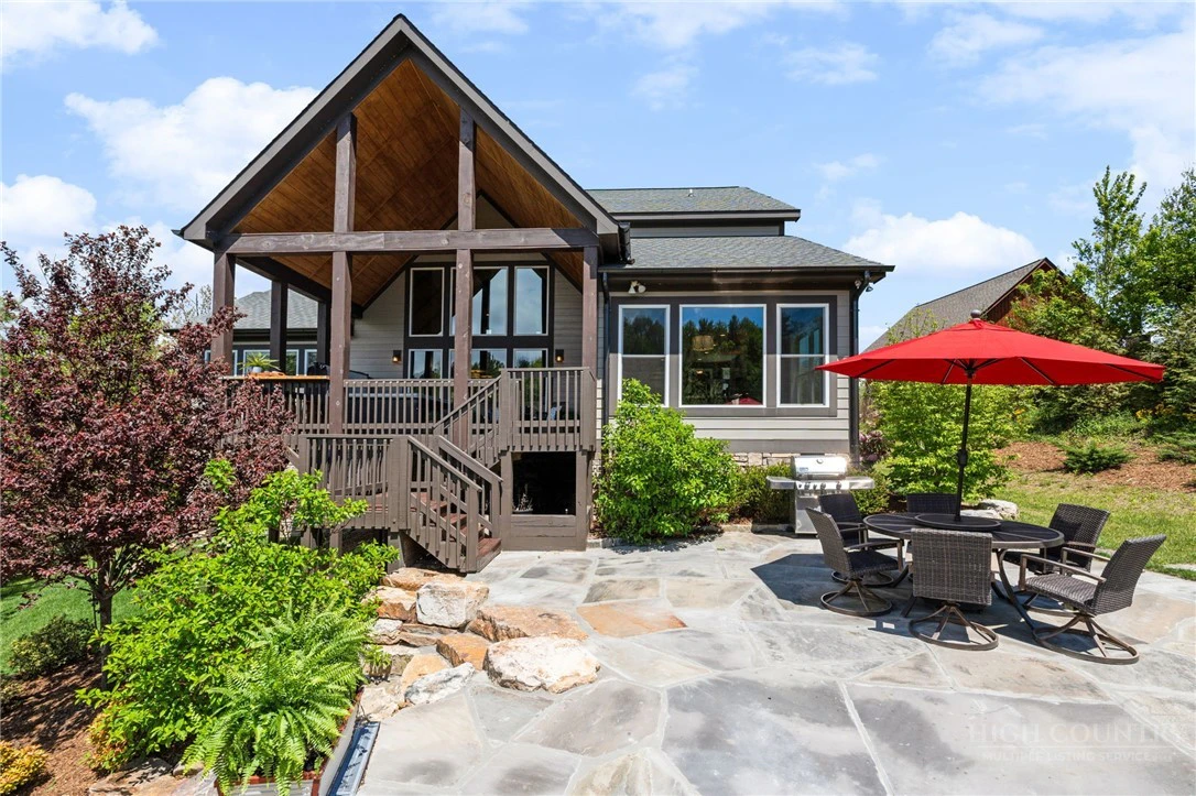 Image number 15 for the current listing