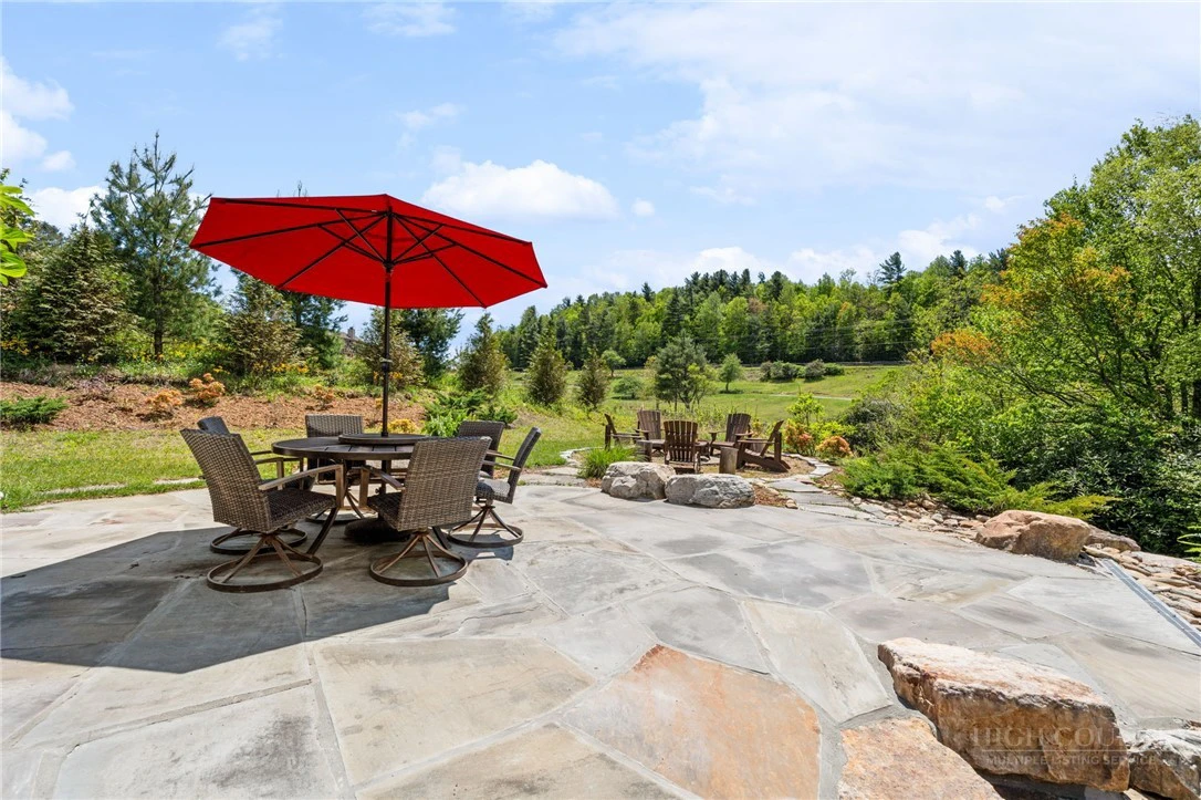 Image number 18 for the current listing