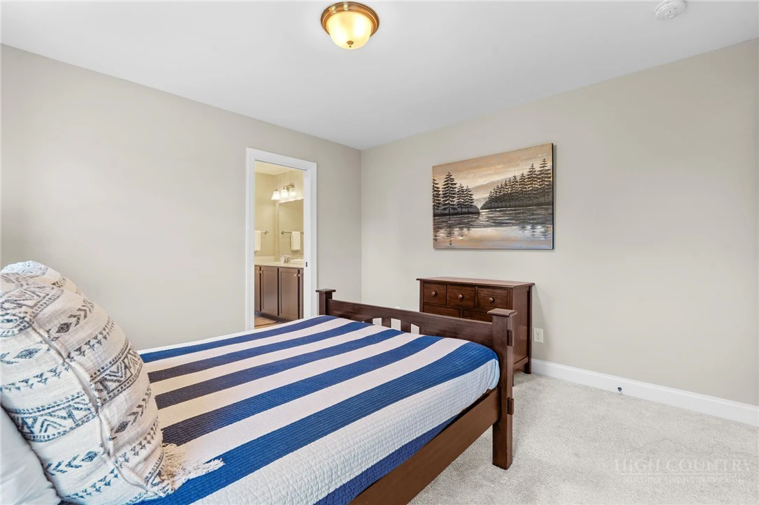 Image number 6 for the current listing