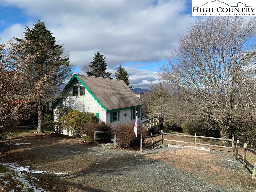 Image number 1 for the current listing