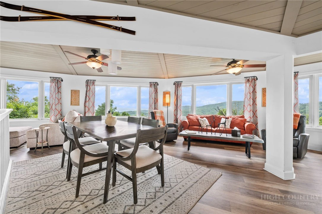 Image number 8 for the current listing