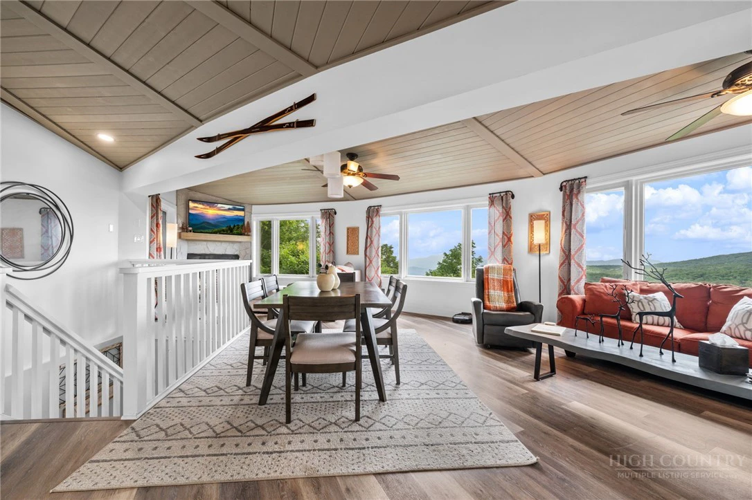 Image number 9 for the current listing