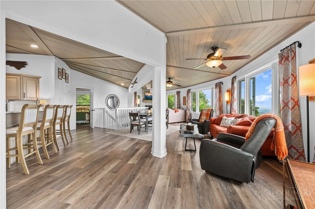 Image number 12 for the current listing