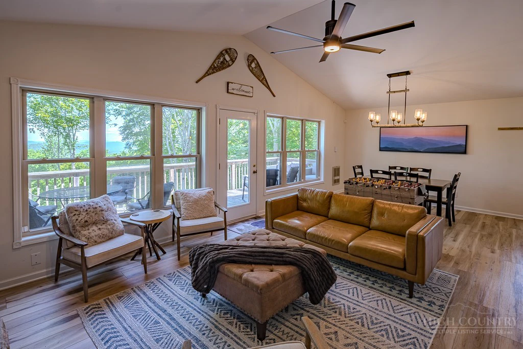 Image number 4 for the current listing