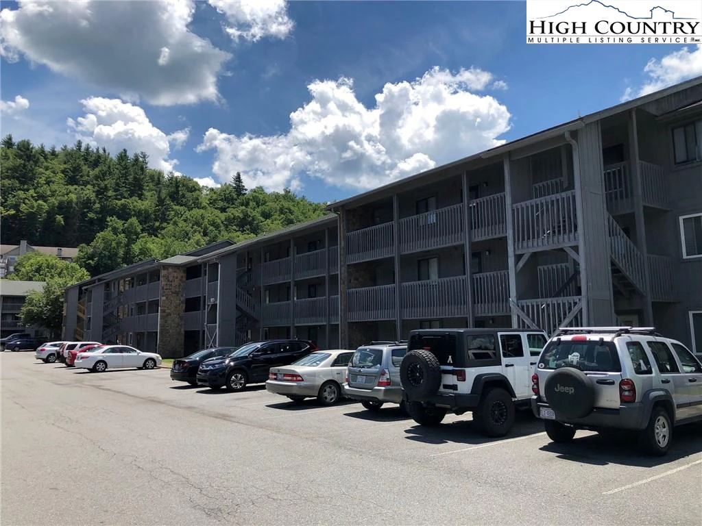 Image number 1 for the current listing