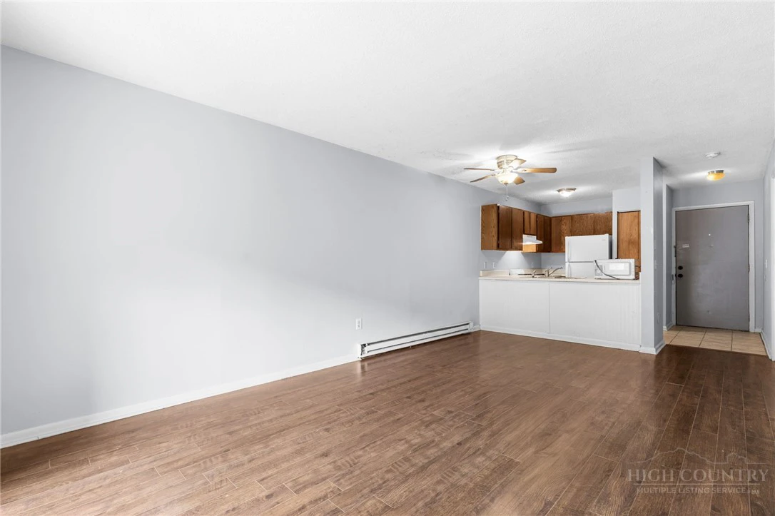 Image number 5 for the current listing