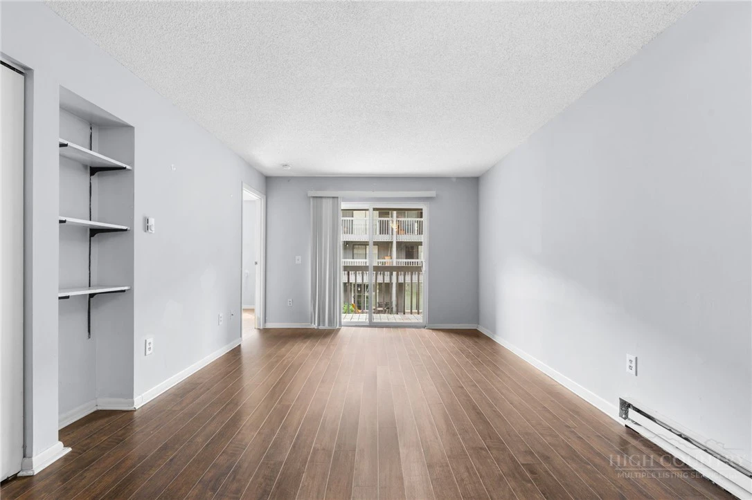Image number 6 for the current listing