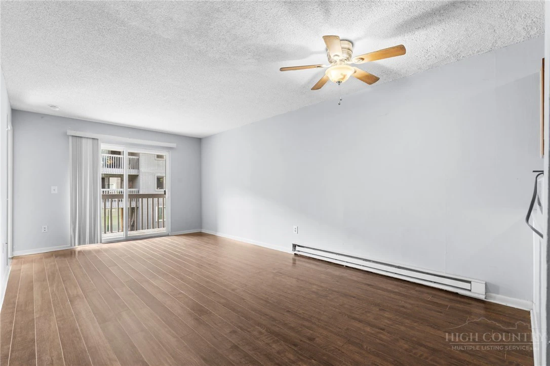 Image number 8 for the current listing