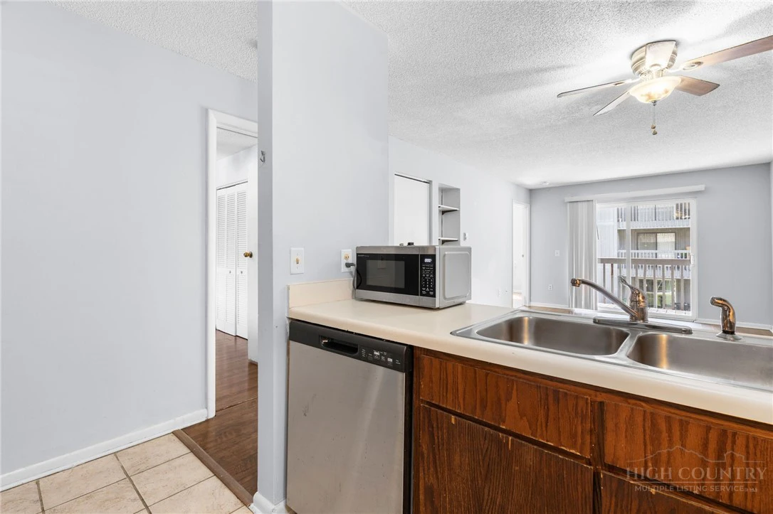 Image number 12 for the current listing
