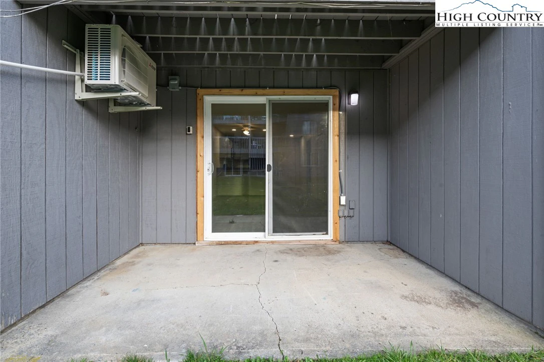 Image number 6 for the current listing