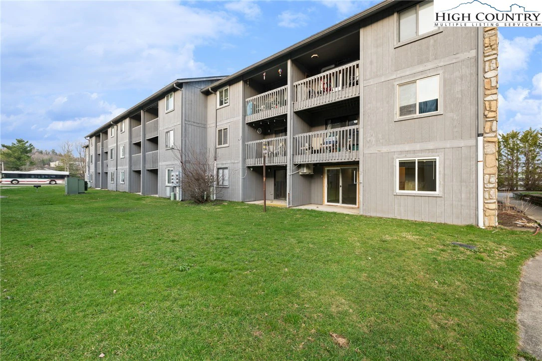 Image number 13 for the current listing