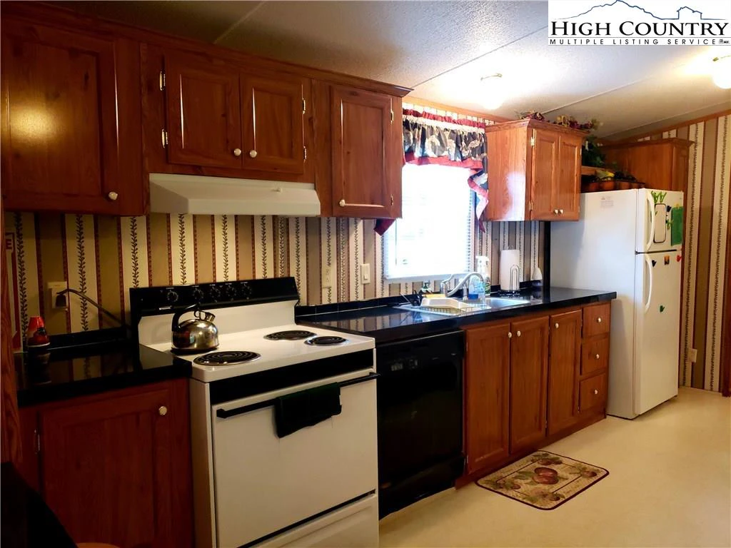 Image number 16 for the current listing