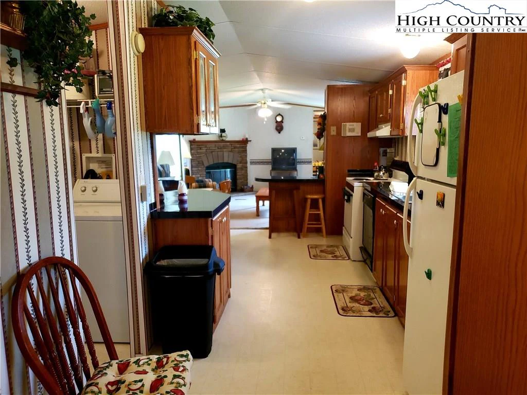 Image number 15 for the current listing