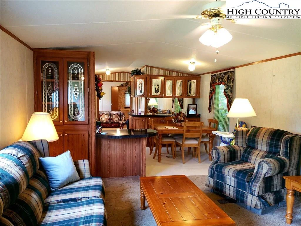 Image number 21 for the current listing