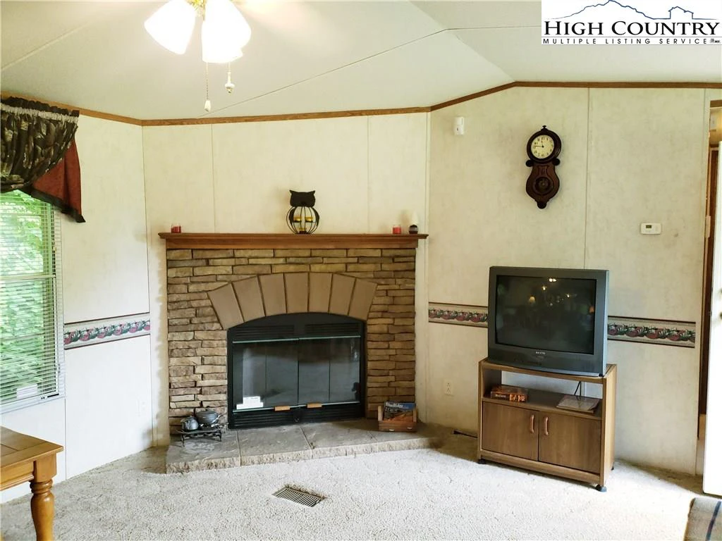 Image number 20 for the current listing