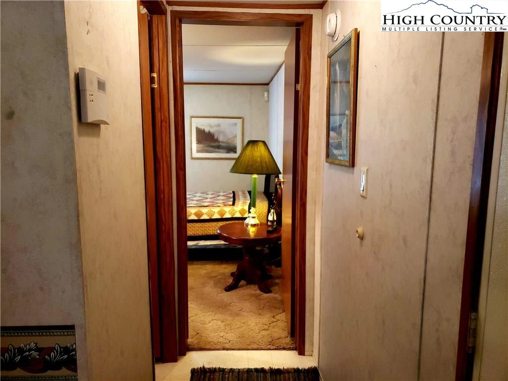 Image number 18 for the current listing