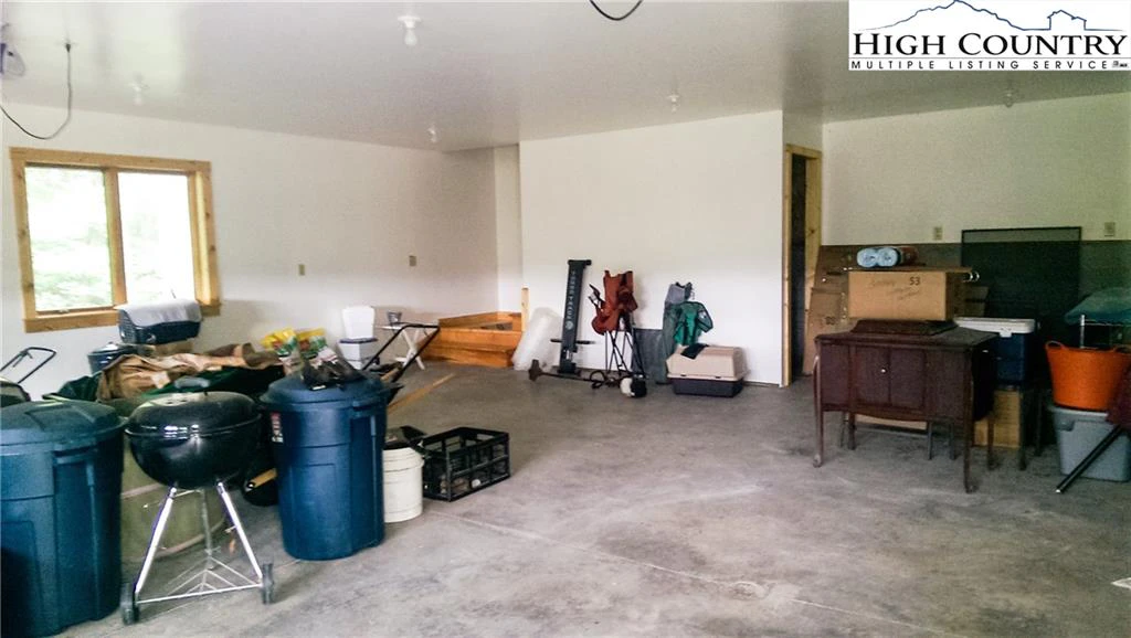 Image number 2 for the current listing