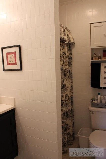 Image number 3 for the current listing