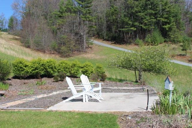 Image number 17 for the current listing