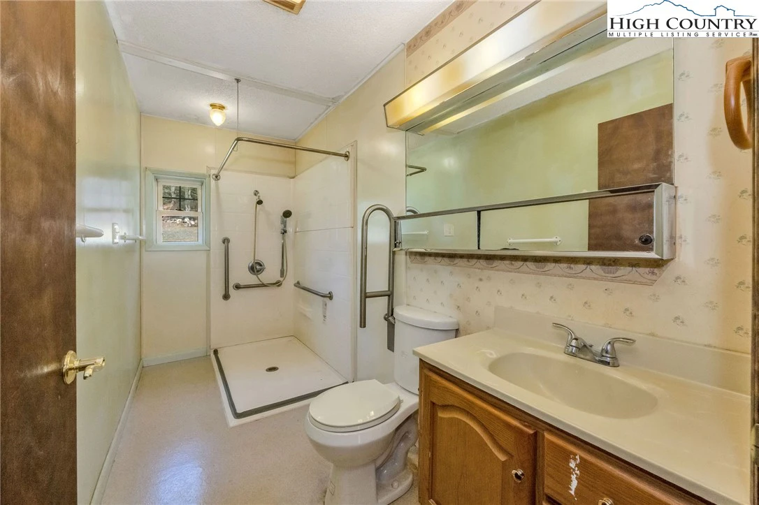 Image number 3 for the current listing