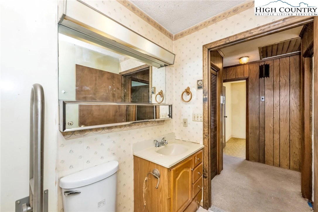 Image number 5 for the current listing