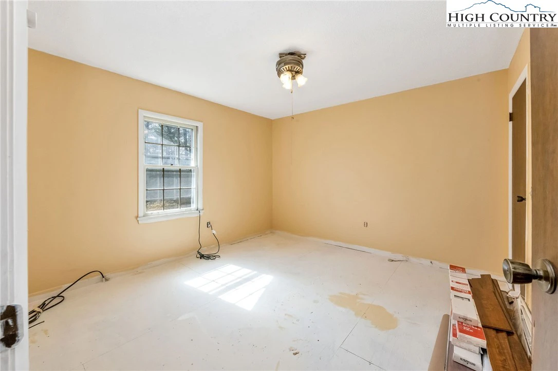 Image number 6 for the current listing