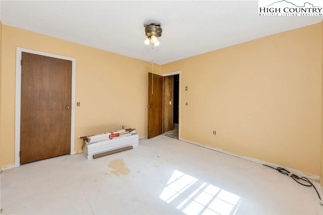 Image number 7 for the current listing