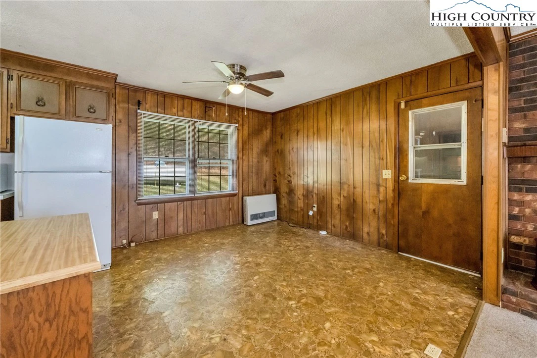 Image number 9 for the current listing